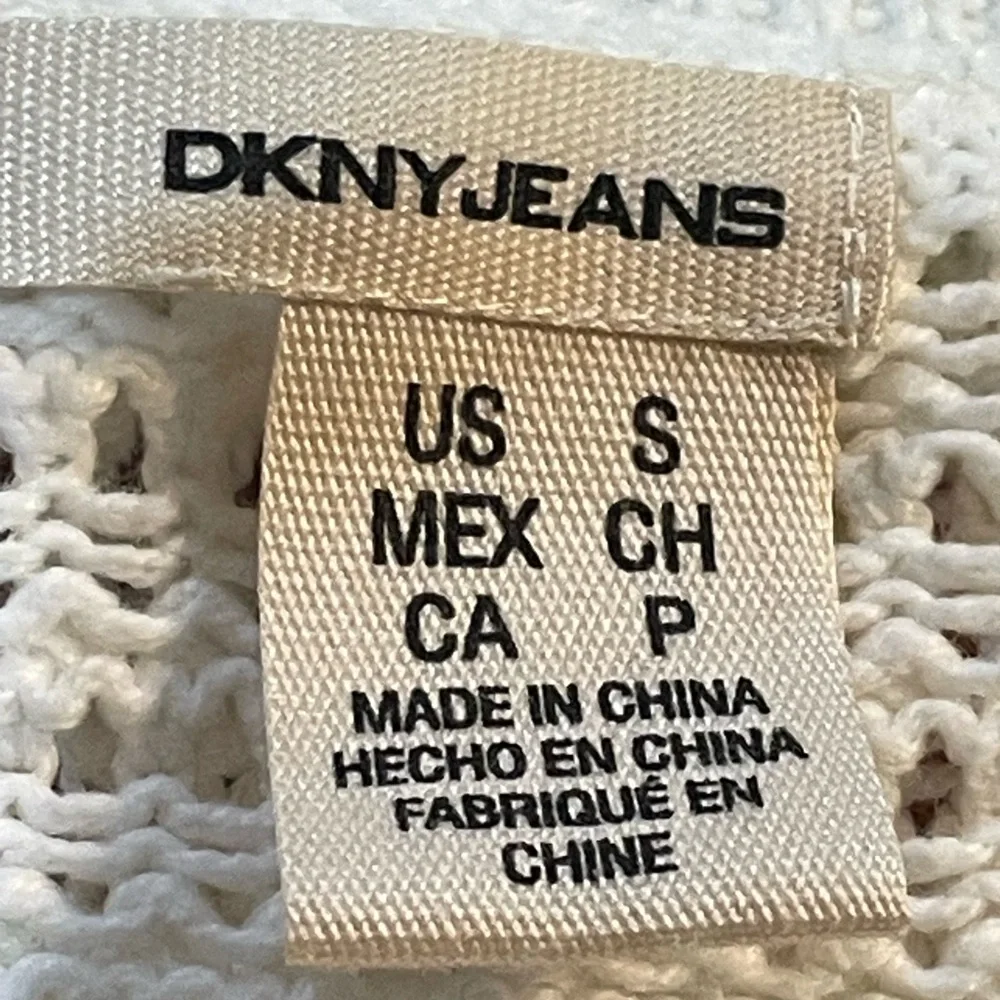 DKNY Women's Crochet V-Neck 3/4 Sleeve Button Up Cardigan - Picture 3 of 6